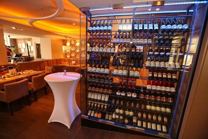 Imagen del bar/restaurante del Hotel Alekto. Foto 11