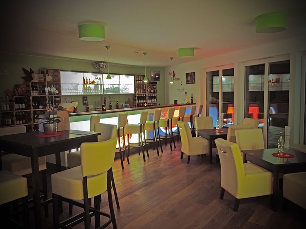 Imagen del bar/restaurante del Hotel Alembra - Wein Style. Foto 4