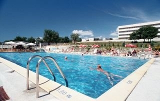 Imagen de la piscina del Hotel Alen Mak 7. Foto 5