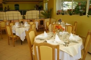 Imagen del bar/restaurante del Hotel Alen Mak 7. Foto 2