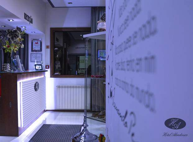 Imagen de los interiores del Hotel Alendouro. Foto 17