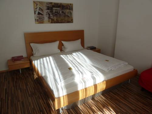 Imagen de la habitación del Hotel Aleo. Foto 7