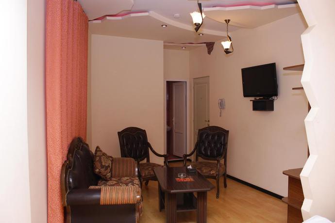 Imagen de los interiores del Hotel Aleppo, Erev&aacute;n. Foto 9