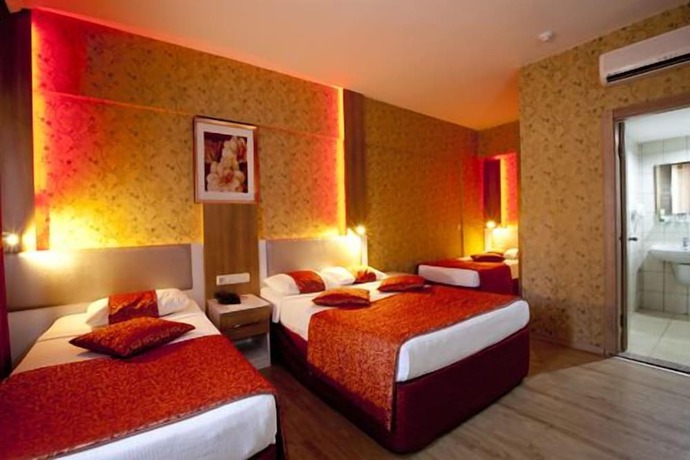 Imagen de la habitación del Hotel Aleria Belport Beach. Foto 4