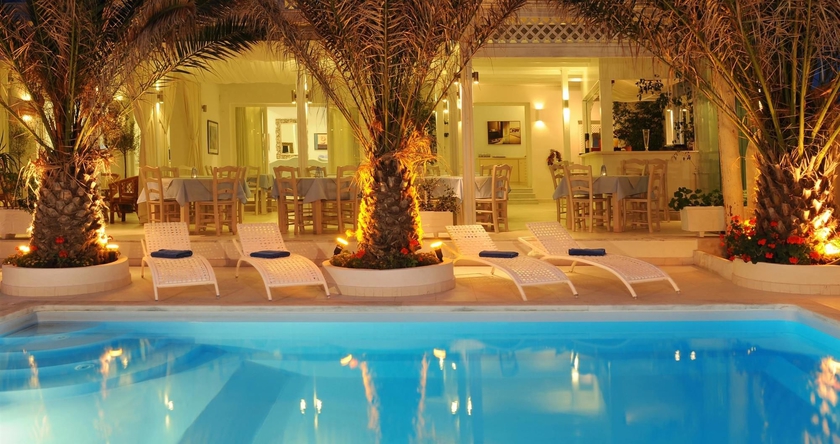 Imagen de la piscina del Hotel Alesahne Beach. Foto 12