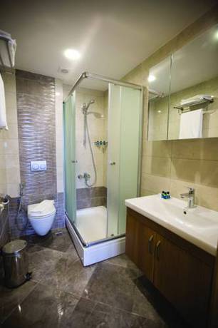 Imagen de la habitación del Hotel Alesha Suite. Foto 1