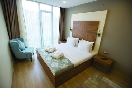 Imagen de la habitación del Hotel Alesha Suite. Foto 2