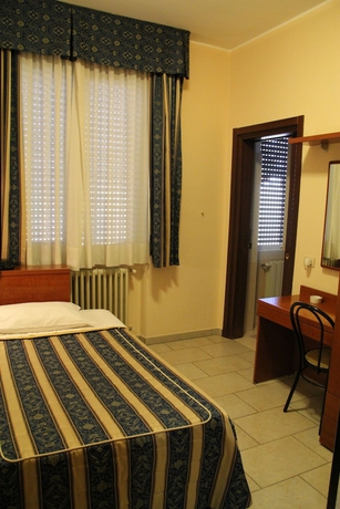 Imagen de la habitación del Hotel Alessander. Foto 3