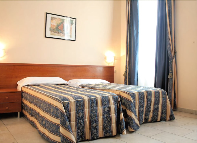 Imagen de la habitación del Hotel Alessander. Foto 4