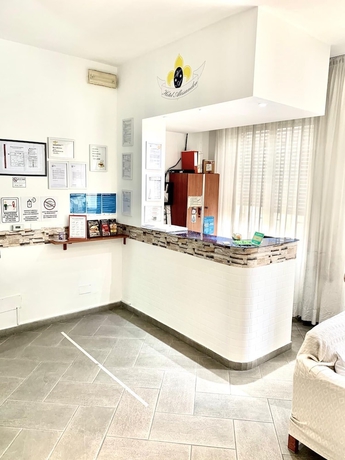 Imagen de los interiores del Hotel Alessander. Foto 19