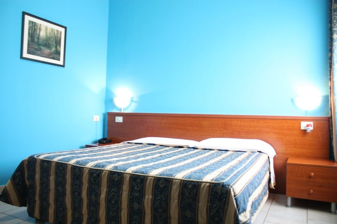 Imagen de la habitación del Hotel Alessander. Foto 11