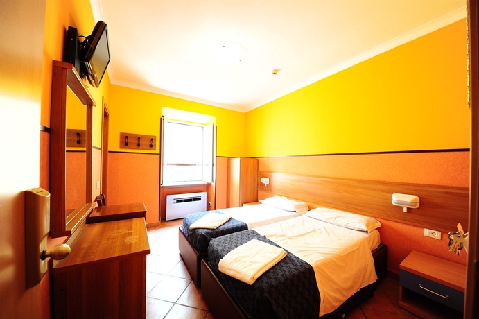 Imagen de la habitación del Hotel Alessandro Palace and Bar - Hostel. Foto 10