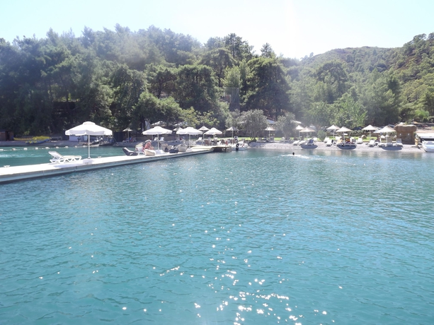 Imagen de los exteriores del Hotel Alesta Yacht. Foto 11