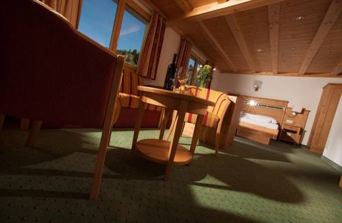 Imagen de la habitación del Hotel Aletsch. Foto 15