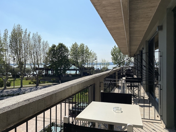 Imagen de la habitación del Hotel Alevic Sirmione. Foto 6