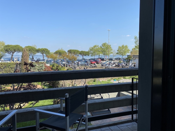 Imagen de la habitación del Hotel Alevic Sirmione. Foto 13