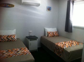 Imagen de la habitación del Hotel Alex Beach Cabins. Foto 12