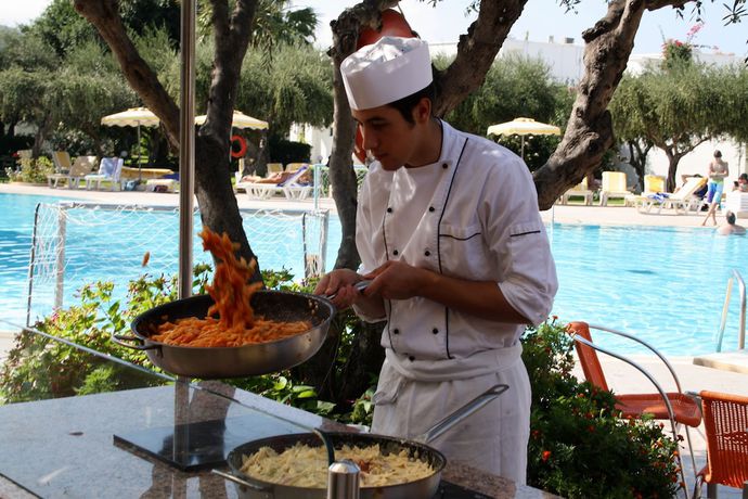 Imagen del bar/restaurante del Hotel Alex Beach Hotel - Bungalows. Foto 3