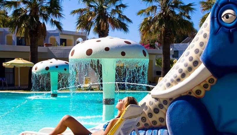 Imagen de la piscina del Hotel Alex Beach Hotel - Bungalows. Foto 18