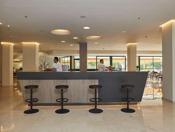 Imagen de los interiores del Hotel Alex Beach Hotel - Bungalows. Foto 13