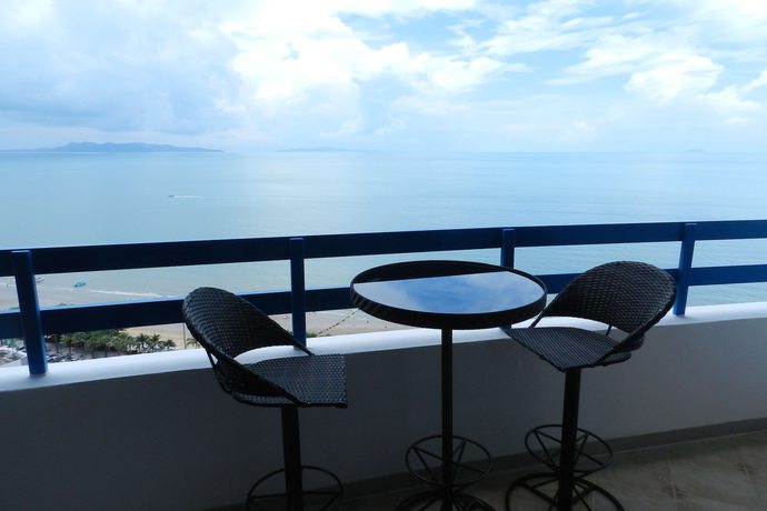 Imagen de la habitación del Hotel Alex Group Jomtien Plaza Condotel. Foto 2