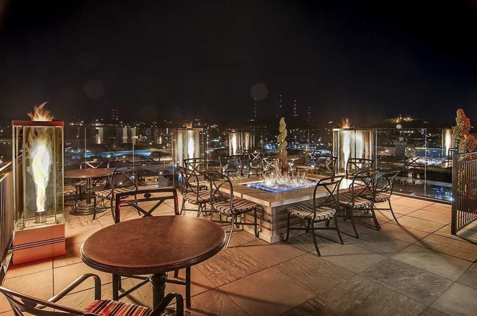 Imagen de los exteriores del Hotel Alex Johnson Rapid City, Curio Collection By Hilton. Foto 8