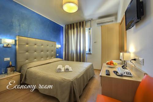 Imagen de la habitación del Hotel Alex, Lignano Sabbiadoro. Foto 10