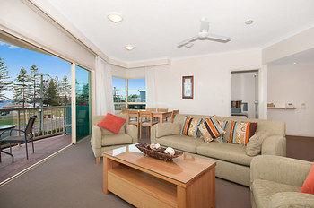 Imagen de la habitación del Hotel Alex Seaside Resort. Foto 2