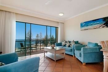 Imagen de los interiores del Hotel Alex Seaside Resort. Foto 11