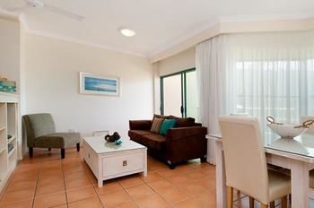 Imagen de la habitación del Hotel Alex Seaside Resort. Foto 4