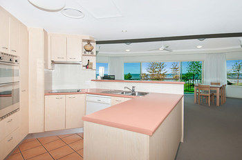 Imagen de los interiores del Hotel Alex Seaside Resort. Foto 15