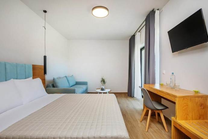 Imagen de la habitación del Hotel AlexMare Fourka. Foto 16