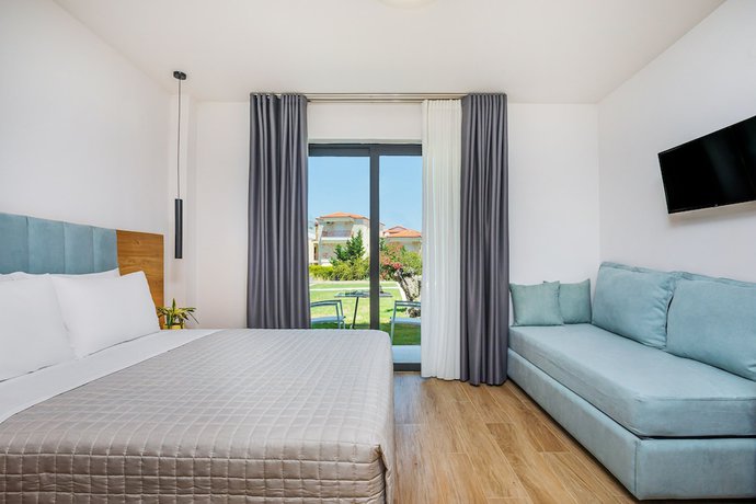 Imagen de la habitación del Hotel AlexMare Fourka. Foto 18
