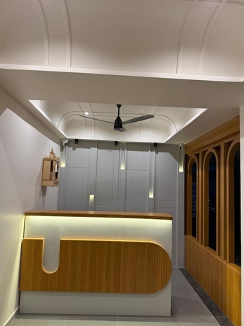 Imagen de los interiores del Hotel Alexa, Rajkot. Foto 14