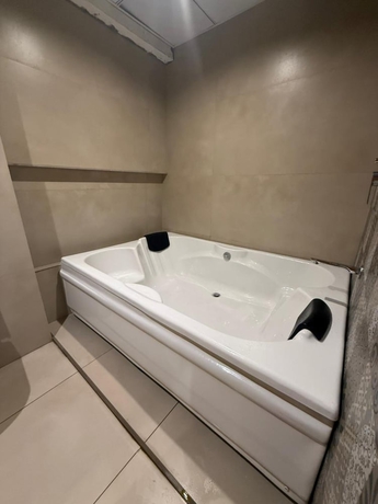 Imagen de la habitación del Hotel Alexa, Rajkot. Foto 12