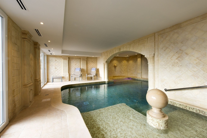 Imagen de la piscina del Hotel Alexain Hotel Restaurant & Wellness. Foto 16