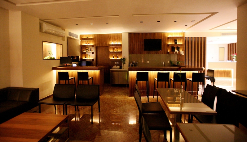 Imagen del bar/restaurante del Hotel Alexakis and Spa. Foto 4