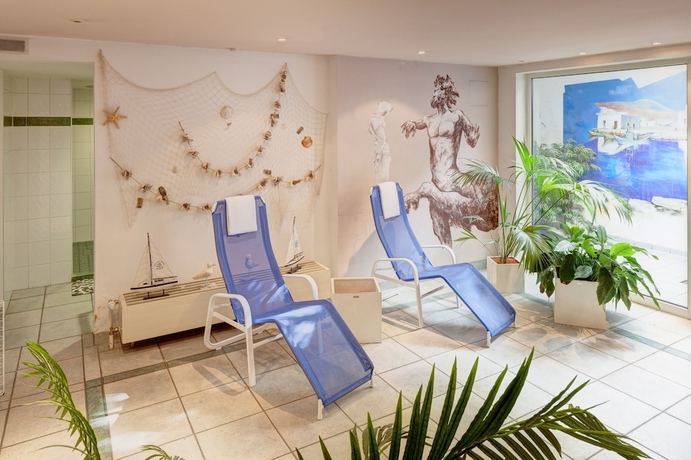 Imagen de la piscina del Hotel Alexander Am Zoo. Foto 19