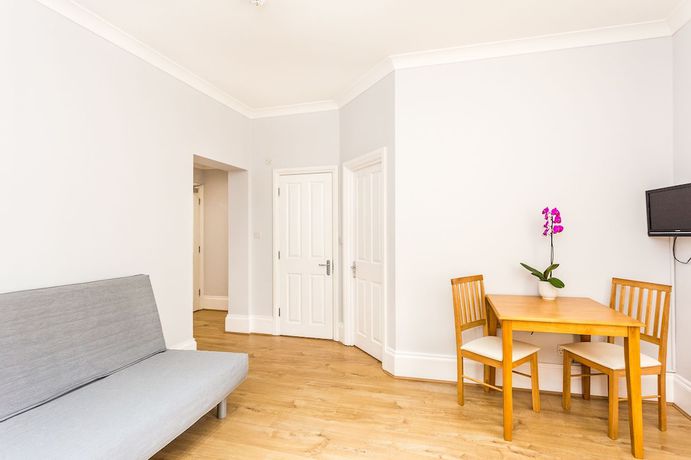 Imagen de la habitación del Hotel Alexander Apartments. Foto 6