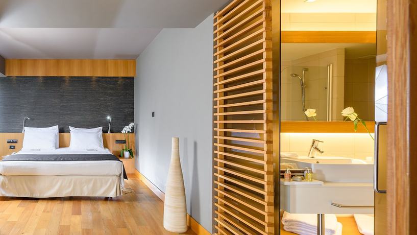 Imagen de la habitación del Hotel Alexander Beach and Spa. Foto 9