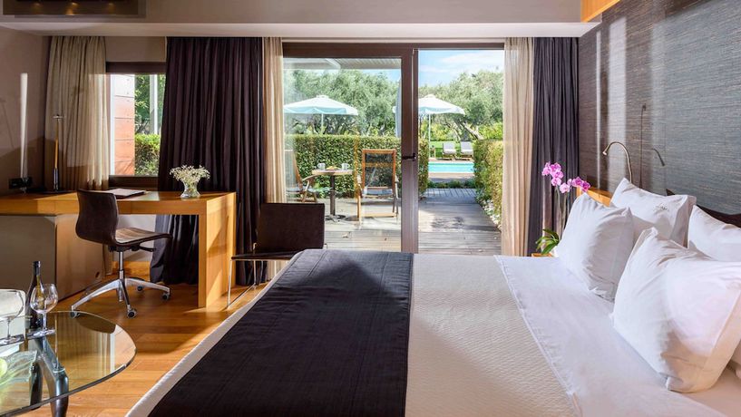 Imagen de la habitación del Hotel Alexander Beach and Spa. Foto 11