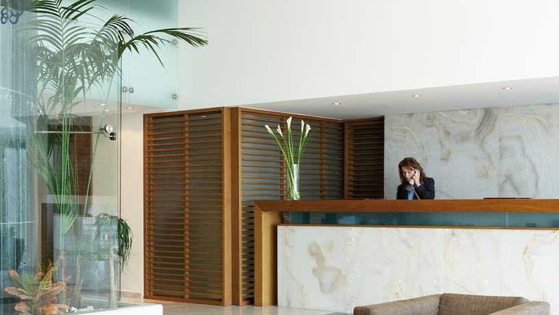 Imagen de los interiores del Hotel Alexander Beach and Spa. Foto 19