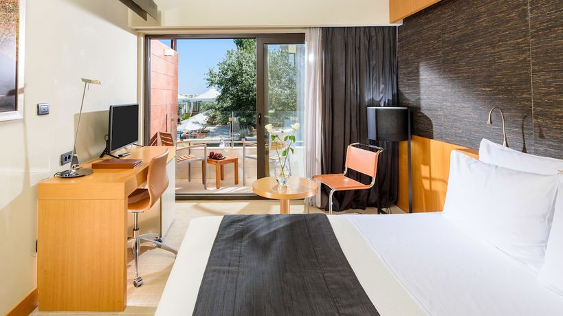 Imagen de la habitación del Hotel Alexander Beach and Spa. Foto 17