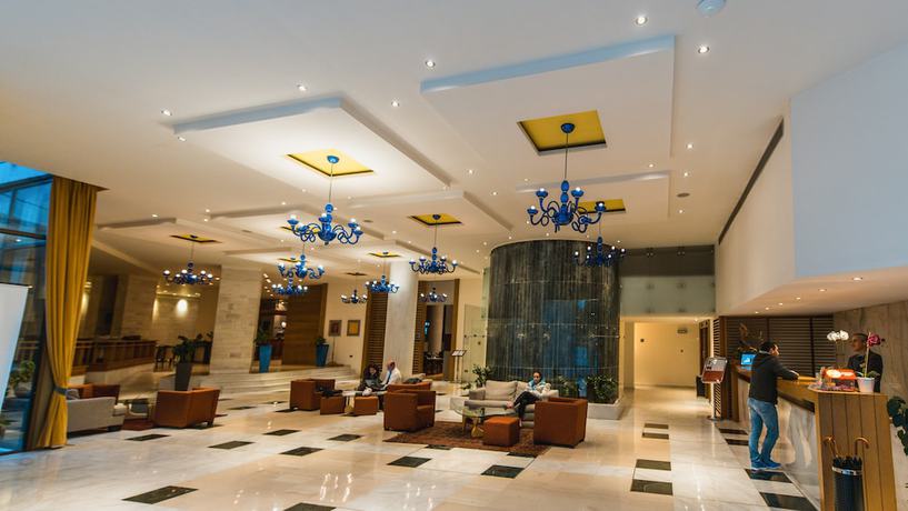 Imagen de los interiores del Hotel Alexander Beach and Spa. Foto 20