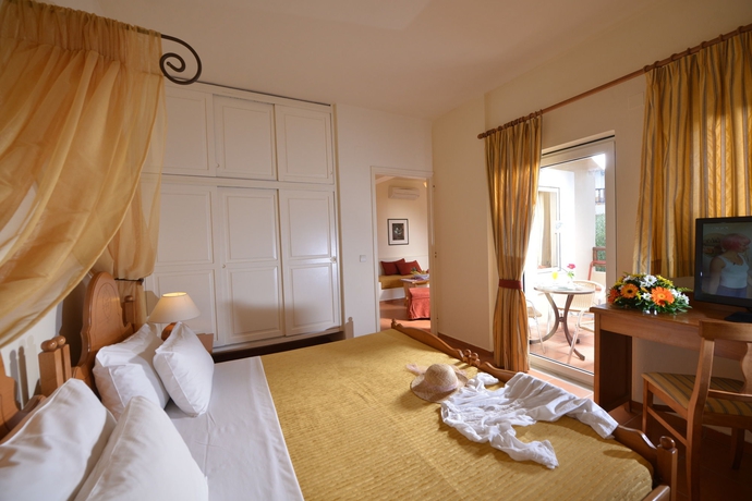 Imagen de la habitación del Hotel Alexander Beach and Village Resort. Foto 6