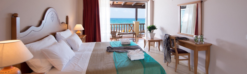 Imagen de la habitación del Hotel Alexander Beach and Village Resort. Foto 8