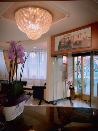 Imagen de los interiores del Hotel Alexander, Cesena. Foto 17