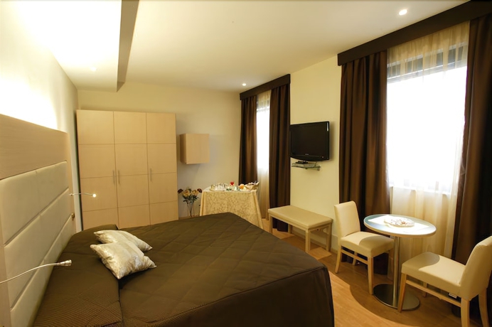 Imagen de la habitación del Hotel Alexander, Cesena. Foto 6