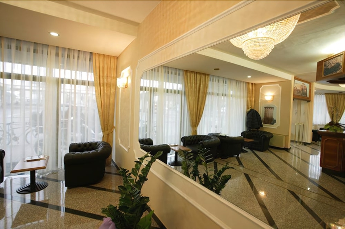 Imagen de los interiores del Hotel Alexander, Cesena. Foto 19