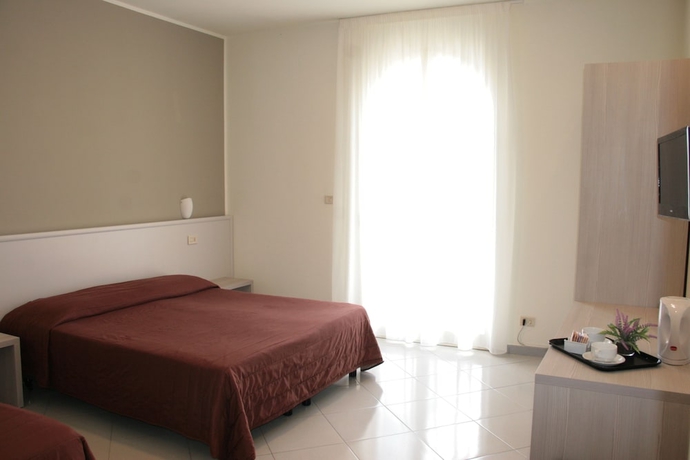 Imagen de la habitación del Hotel Alexander, GIARDINI NAXOS. Foto 10